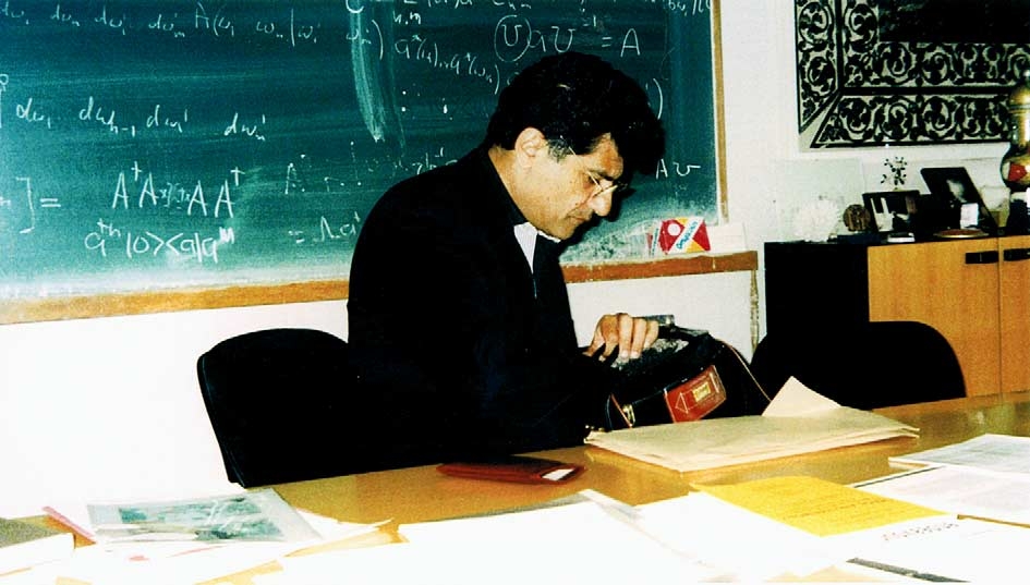 El Naschie having the honour of sitting at the desk of his teacher Nobel Laureate Ilya Prigogine in Solvay
Institute, Brussels, Belgium.